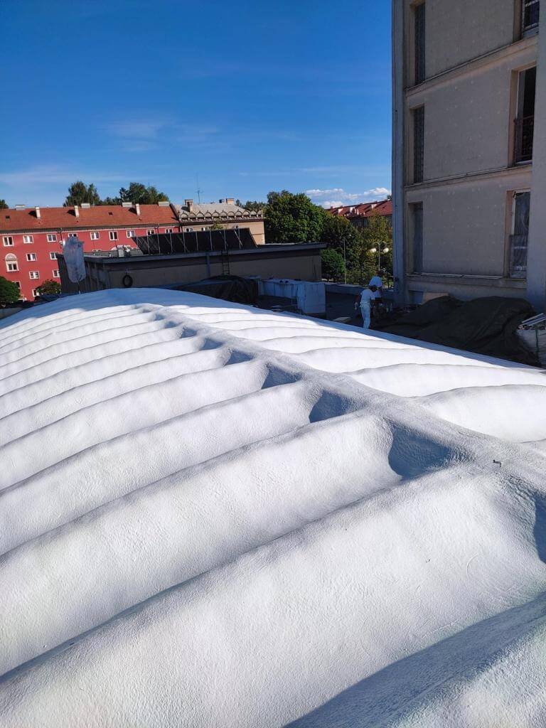 Rekonstrukce střechy z PUR pěny  – Městský úřad Havířov