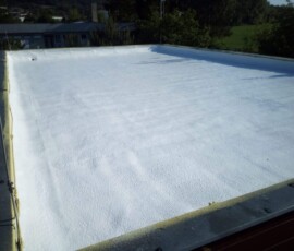 Zateplení ploché střechy pomocí pěnové izolace zateplení pěnovou izolací